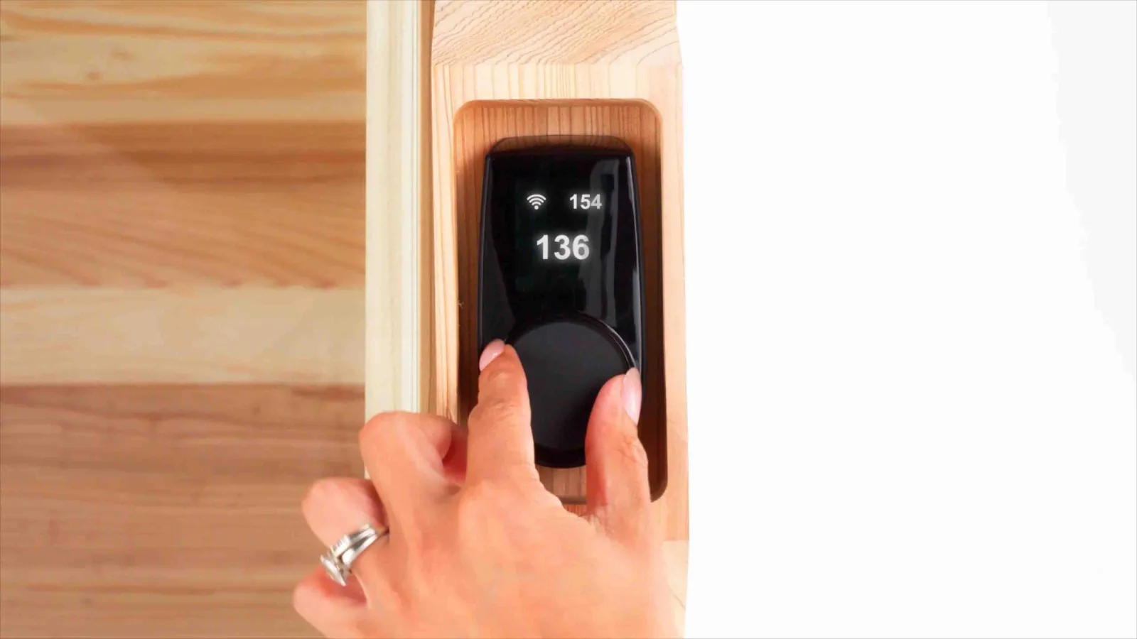 Plunge sauna smart temperature control via app